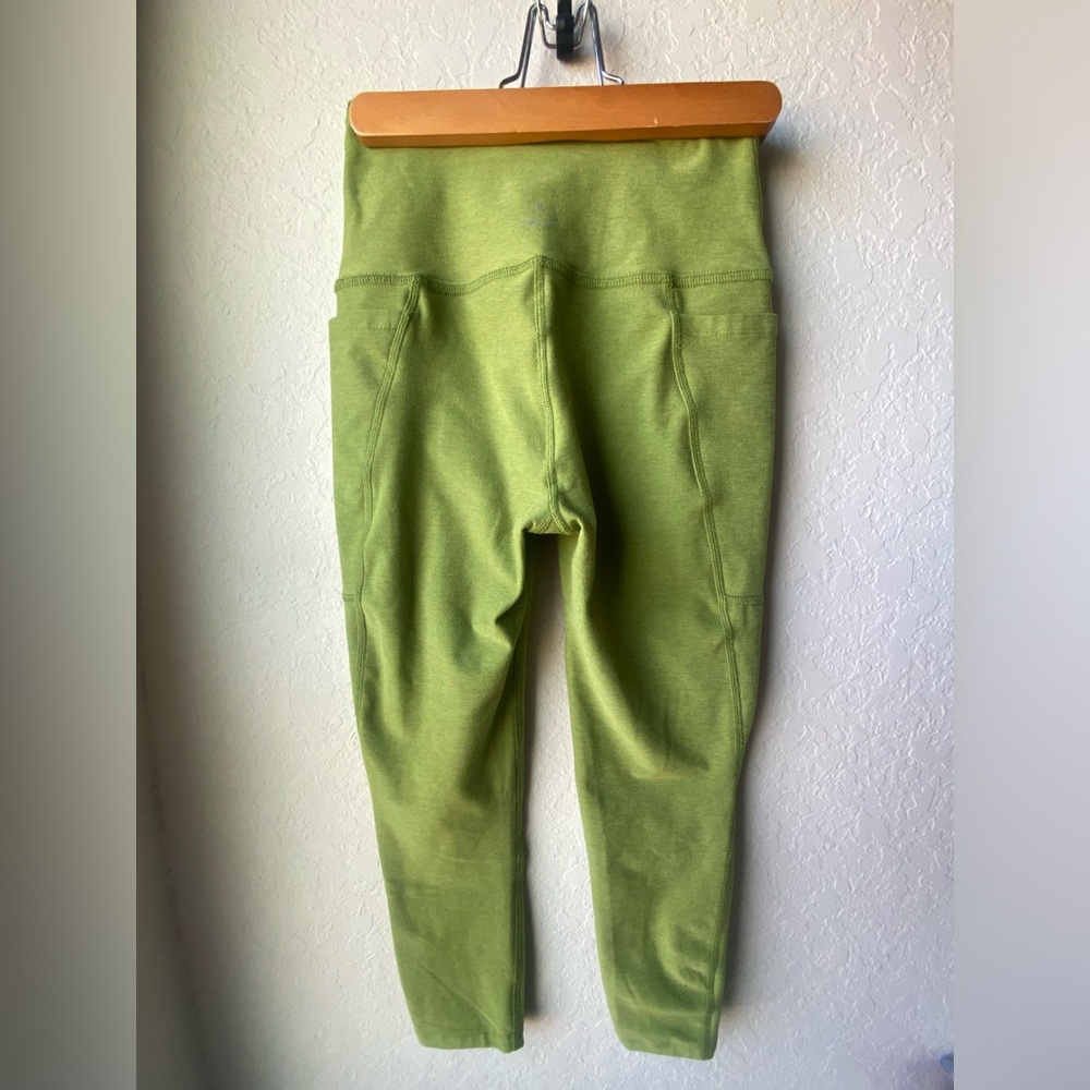 Beyond Yoga Spacedye Out Of Pocket High Waisted Capri Legging in Fern Green ~ S - Picture 6 of 9